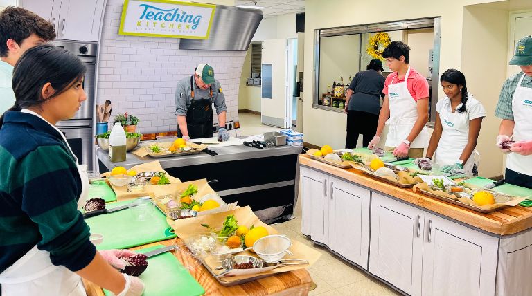 students preparing meals with culinart